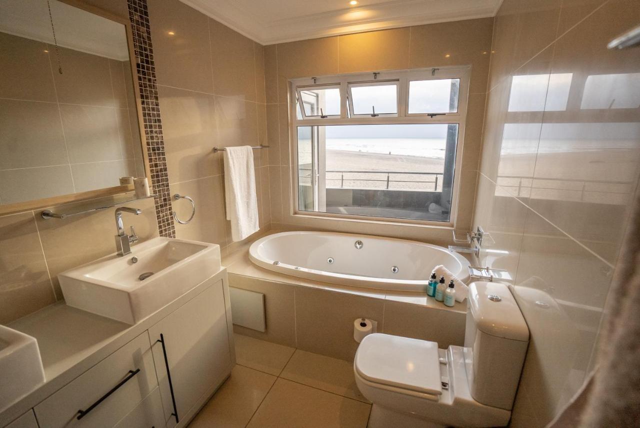 Deja Blue Beachfront Villa, Newly Renovated Langstrand Экстерьер фото