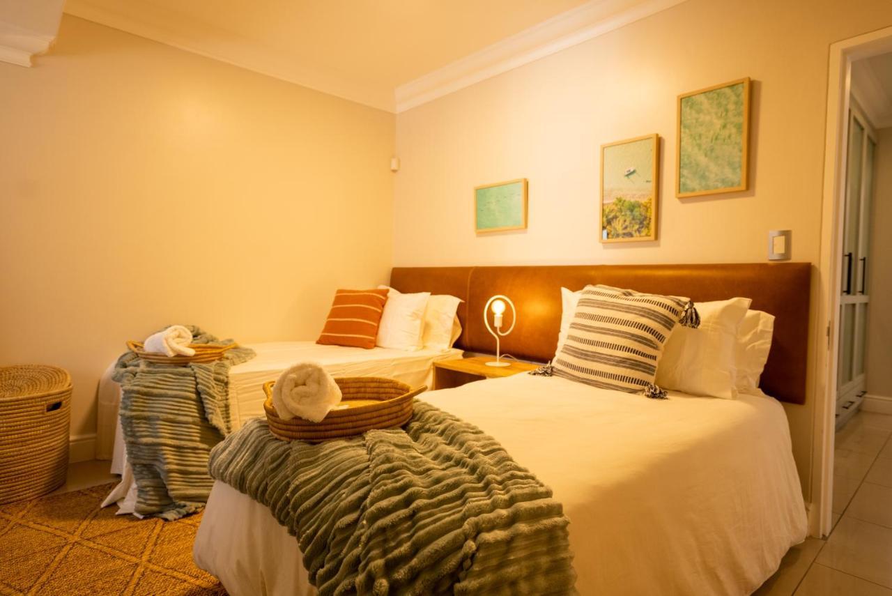 Deja Blue Beachfront Villa, Newly Renovated Langstrand Экстерьер фото